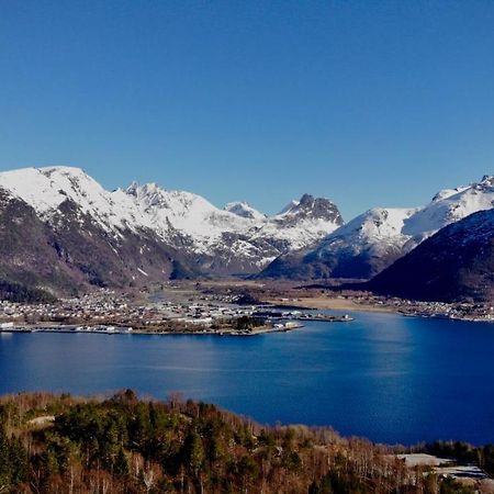 Andalsnes Sentrum 1-Room Apartment No3 Buitenkant foto