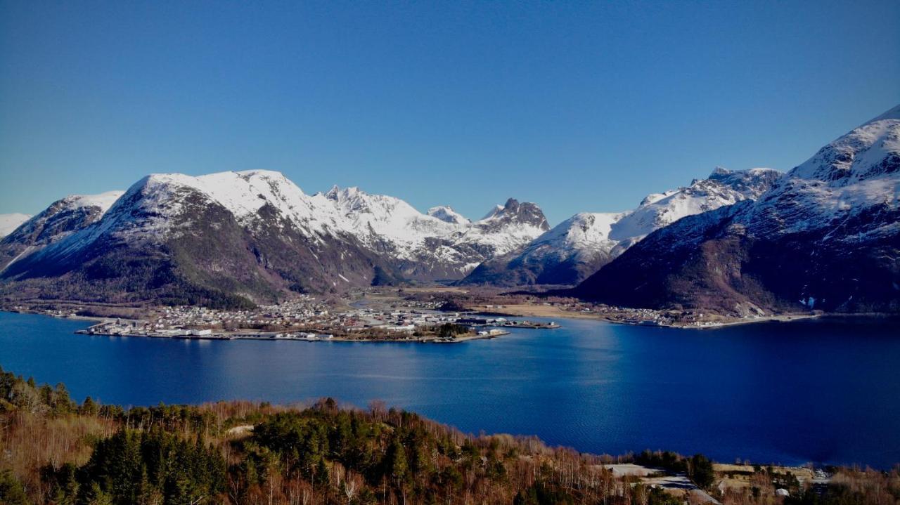 Andalsnes Sentrum 1-Room Apartment No3 Buitenkant foto
